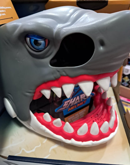 Máscara Tiburón 3D con Sonido y Luces - SharkHelmet™